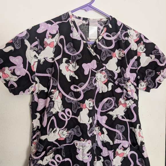 Disney "The Aristocrats, Marie" Scrub Top - Picture 1 of 4